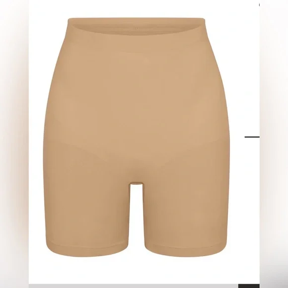 SKIMS Seamless High-Waist Shapewear Shorts - Tan S NWOT - Picture 1 of 3